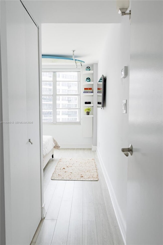 Building Photo - 5161 Collins Ave