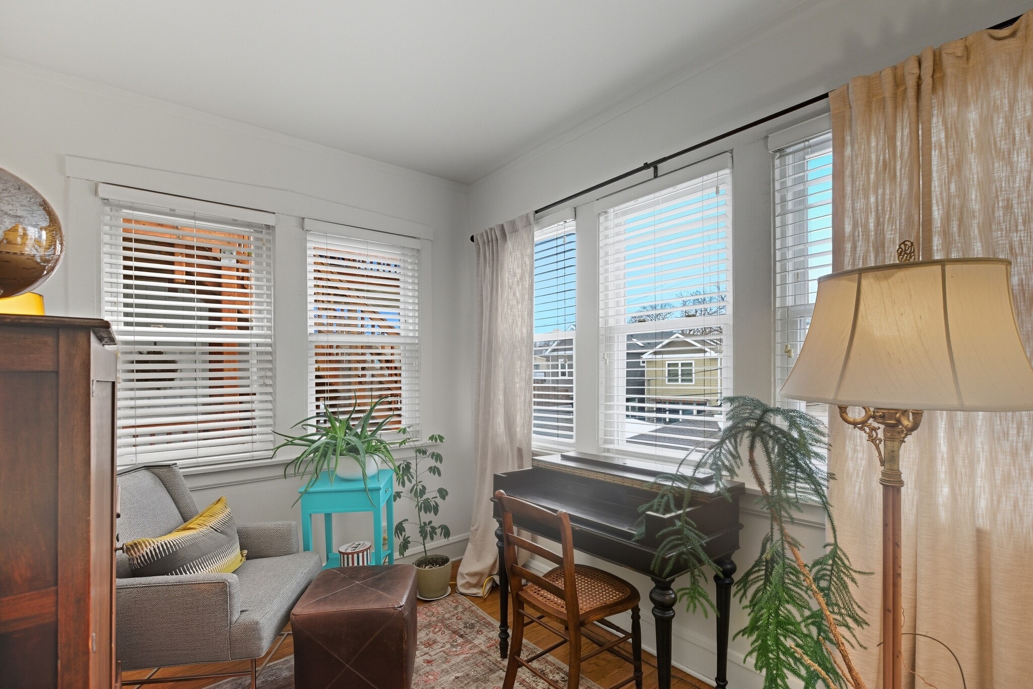 Building Photo - 1624 W Olive Ave