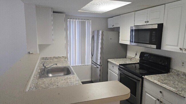 Building Photo - 3194 Coral Lake Ln