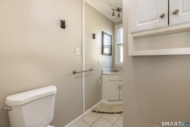 Building Photo - 793 Brewster St