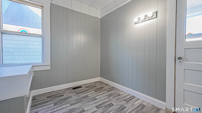 Building Photo - 88 William St