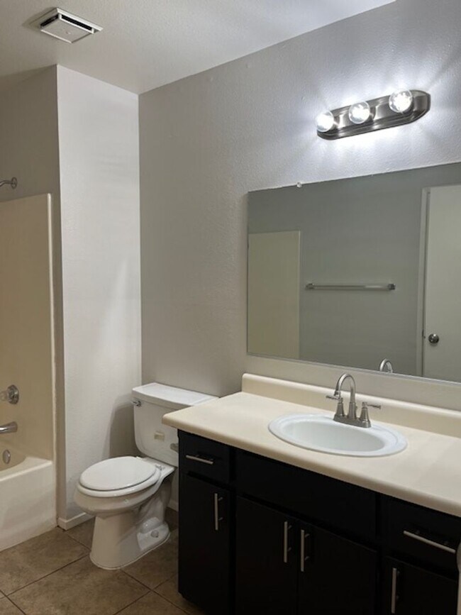 Building Photo - JR5904