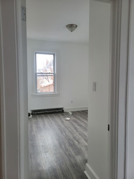 Building Photo - 11110 14th Ave