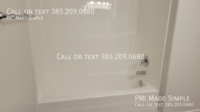 Building Photo - Gorgeous Top Floor Condo! Great Views!