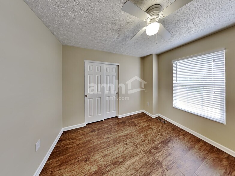 Building Photo - 227 Merriston Cir