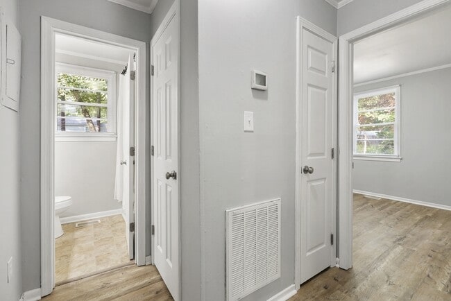 Building Photo - 1141 Acorn St