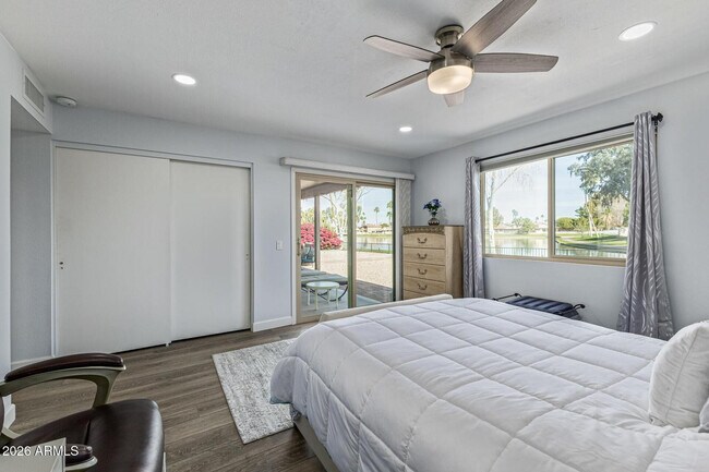 Building Photo - 26241 S Lakemont Dr
