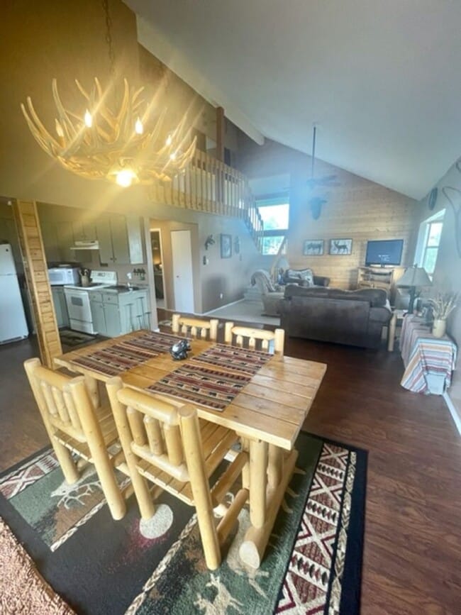 Building Photo - For Rent – Fully Furnished Home in Lake Hatcher