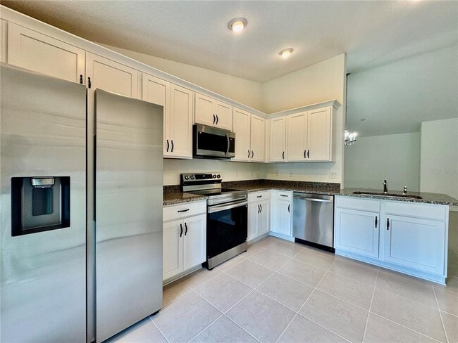 Building Photo - 8 Coral Reef Ct N