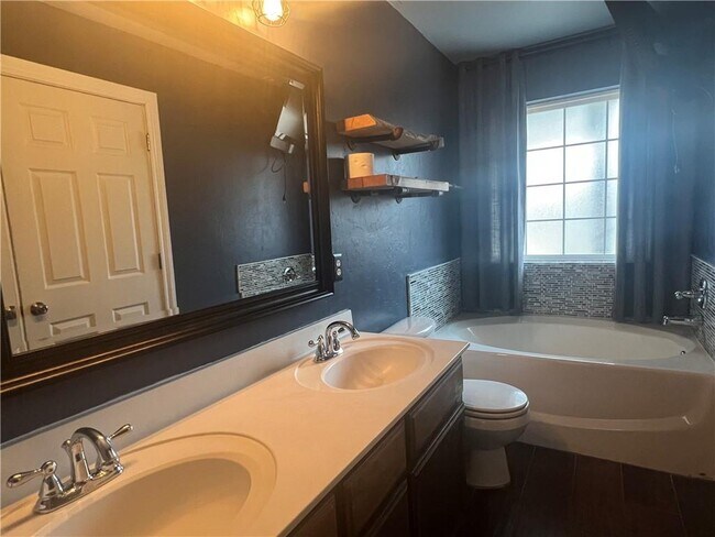 Building Photo - 15920 Korie Dr