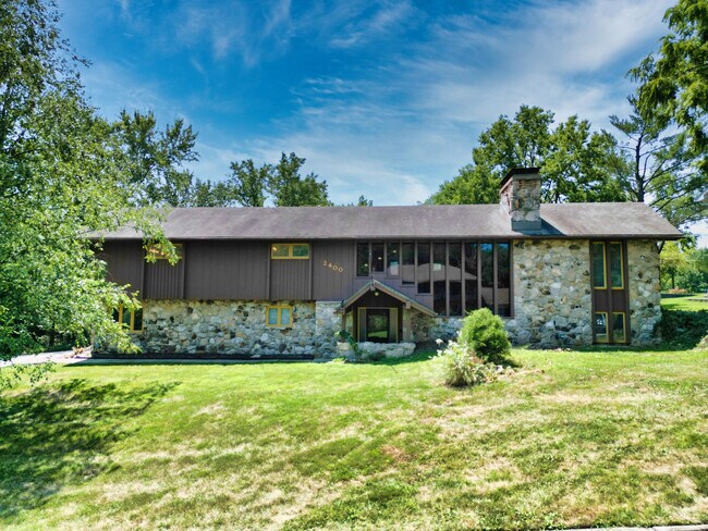 Primary Photo - 2400 Ridgefield Rd