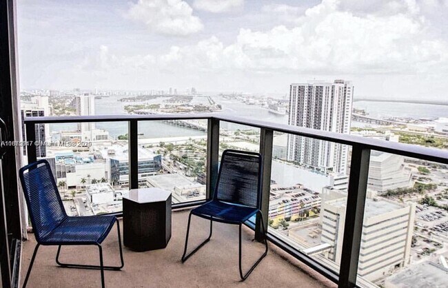 Building Photo - 1600 NE 1st Ave