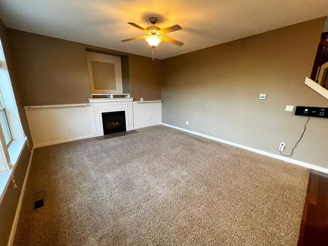 Building Photo - 1164 SW Sequoia Ln
