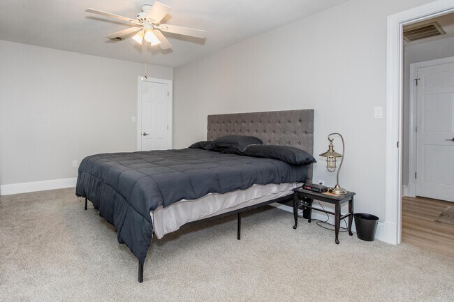 Building Photo - 14530 Fox Knoll Dr