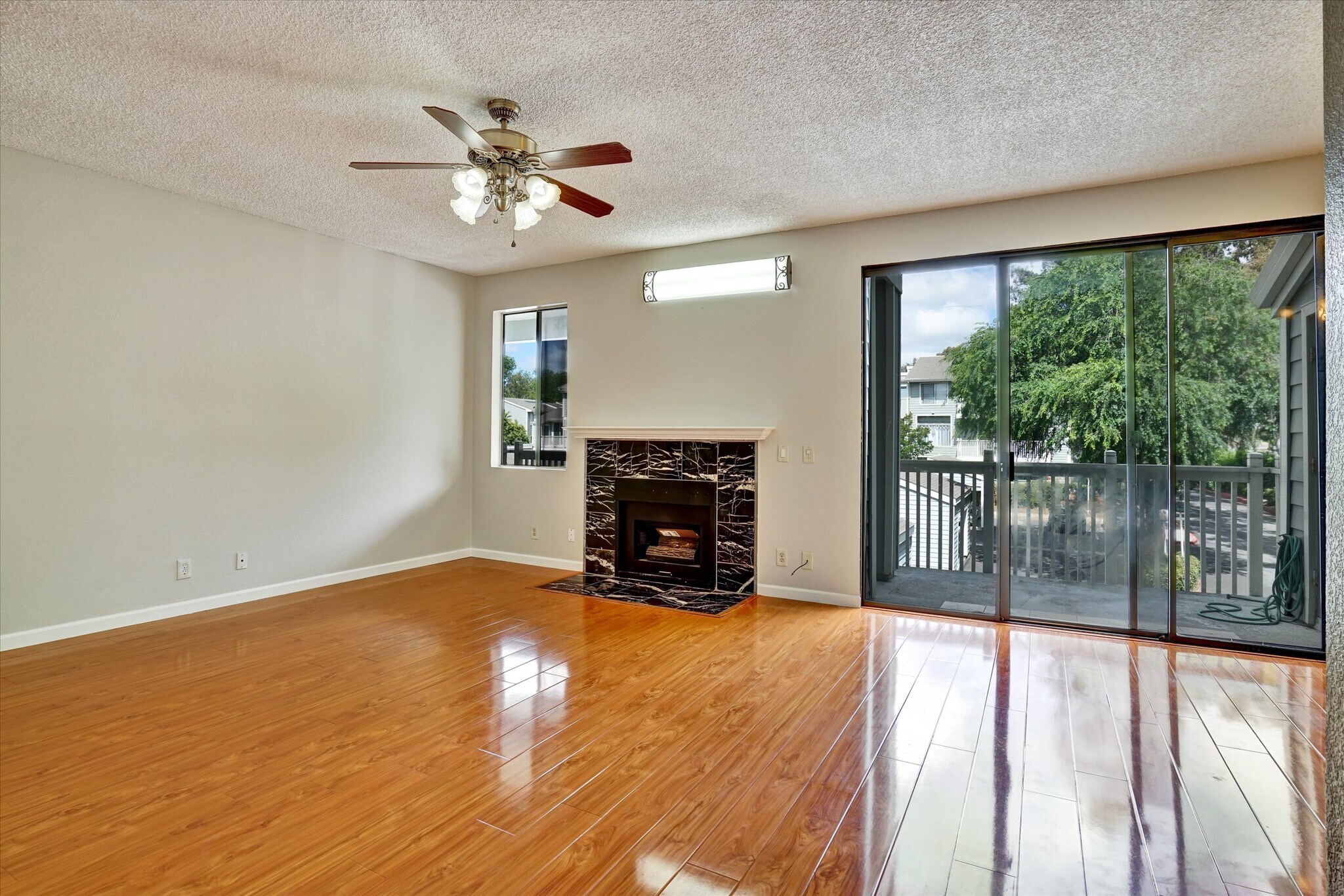 Building Photo - 3402 Pinewood Terrace