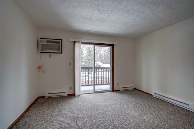 Building Photo - 235 Broadway Dr