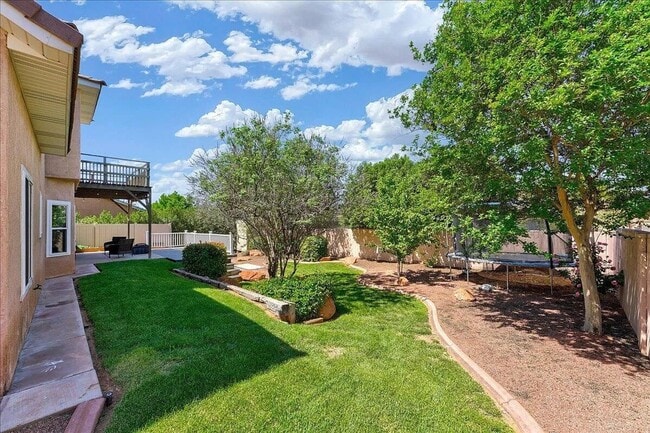 Building Photo - Expansive 5 Bedroom Home in St. George!