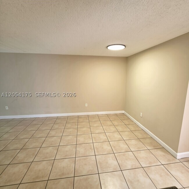 Building Photo - 4628 NW 97th Pl