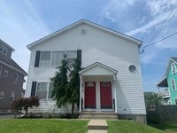 Building Photo - 30 1/2 Mallory St