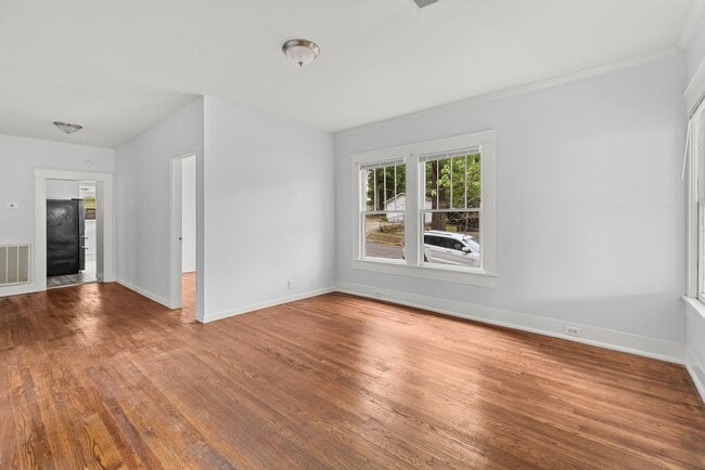 Building Photo - Stunning Newly Remodeled Birmingham Home
