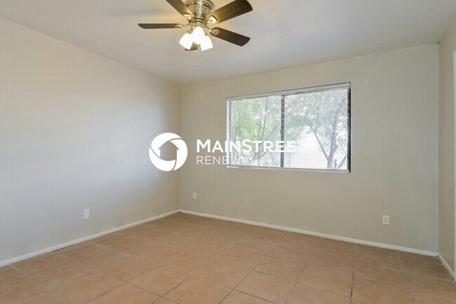 Building Photo - 3 Bedroom Pet-Friendly Home in Tucson, AZ with Main Street Renewal