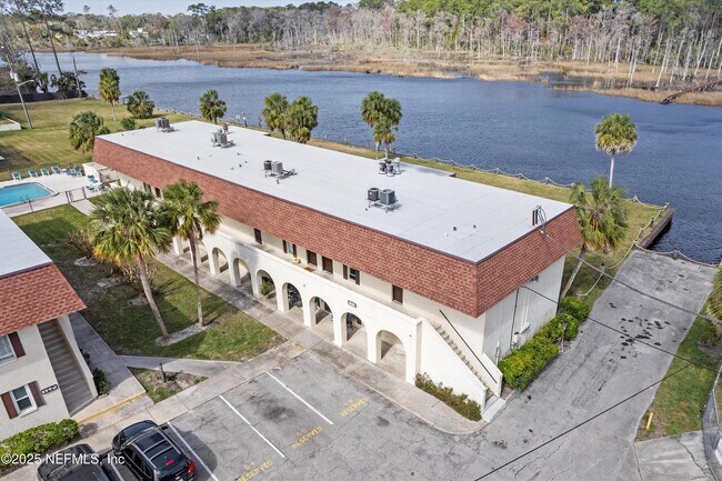 Building Photo - 1530 El Prado Rd