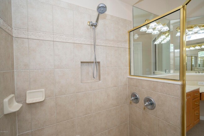 Building Photo - 3668 Windmoor Dr