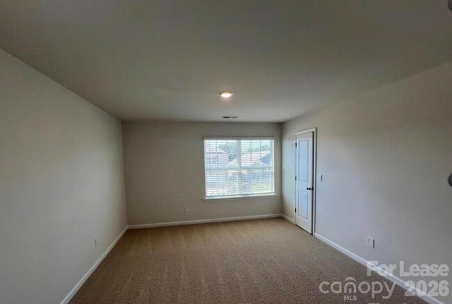 Building Photo - 1924 Vanderlyn St