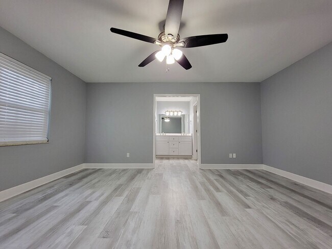 Building Photo - 4 bedroom house for rent in NE Tallahassee for $3250 with a 2 car garage, wood floors