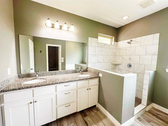 Building Photo - 7638 Bronze Trail Dr