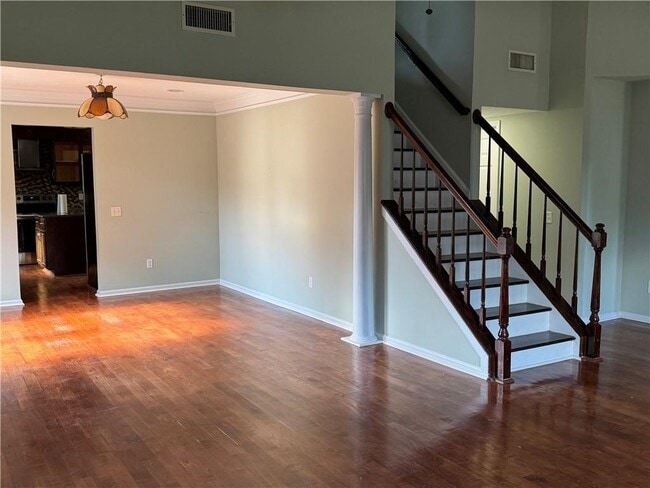 Building Photo - 4895 Evergreen Valley Way