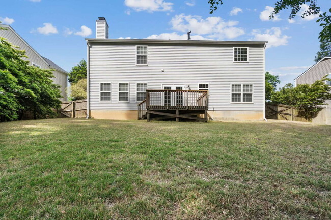 Building Photo - Spacious 4-Bedroom Retreat in Fuquay-Varin...