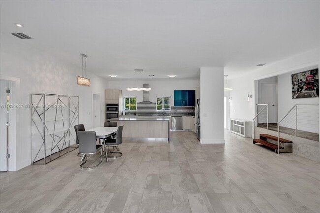 Building Photo - 8540 SW 20th St