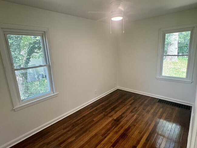 Building Photo - 205 W Conron Ave