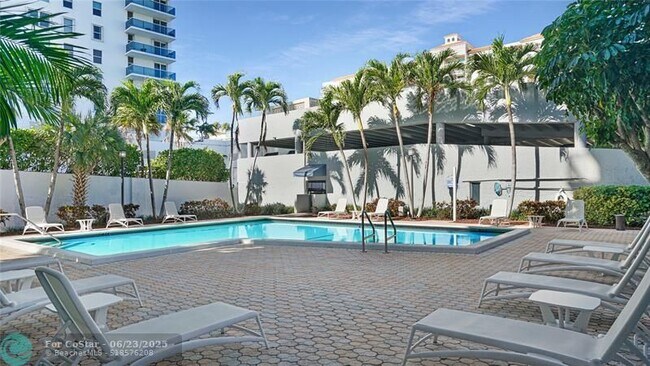 Building Photo - 3031 N Ocean Blvd