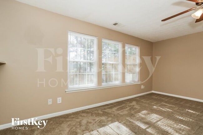 Building Photo - 1221 Andrews Dr