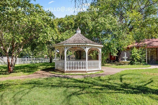 Building Photo - 525 W 4th St