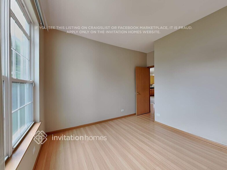 Building Photo - 10880 Grand Canyon Ave