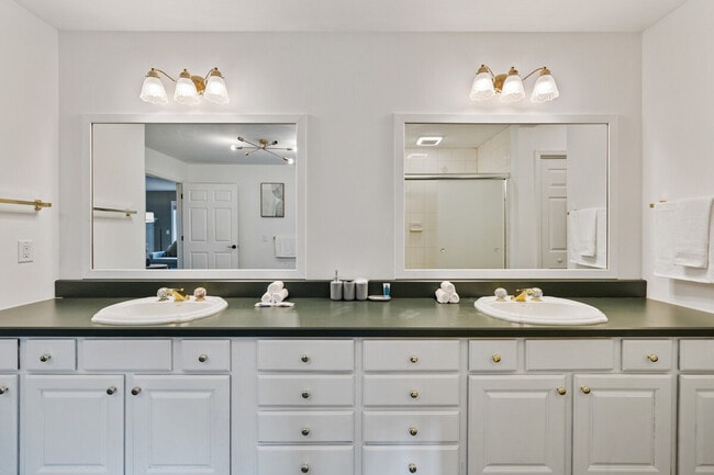 Building Photo - 321 Museum Village Rd