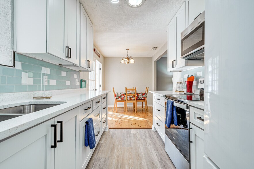Building Photo - 3100 Mildred Dr