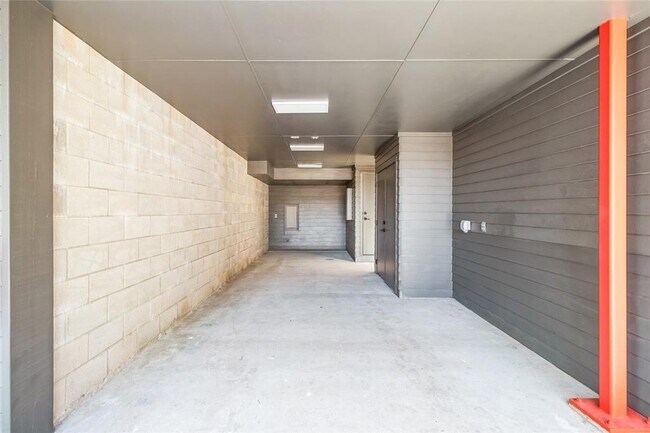 Building Photo - 700 Denson Dr