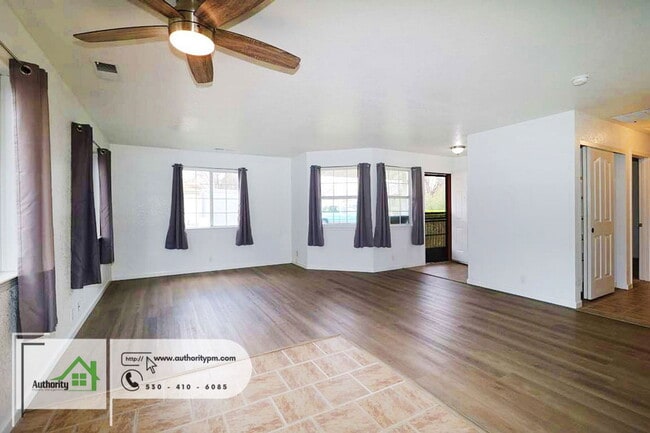 Building Photo - 2875 Reservoir Ln