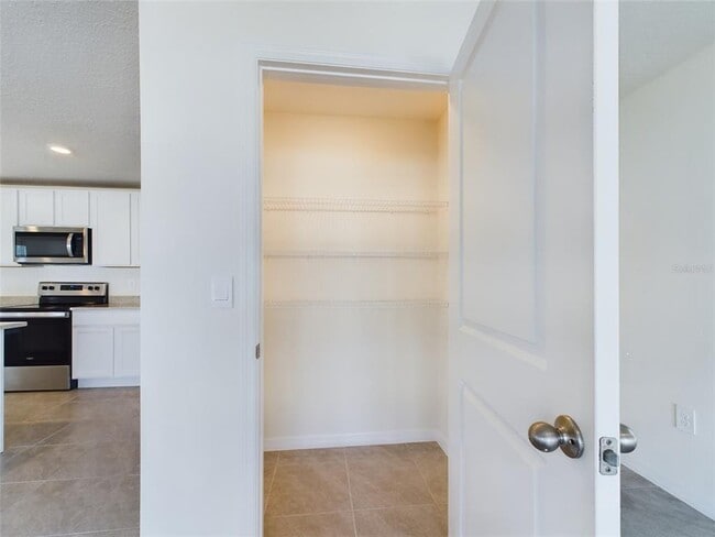 Building Photo - 8626 SW 46th Ave