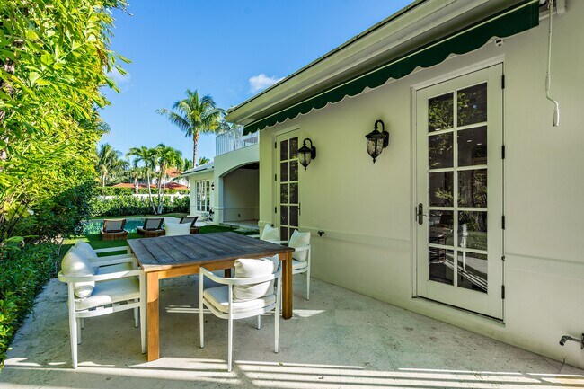 Building Photo - 233 El Pueblo Way