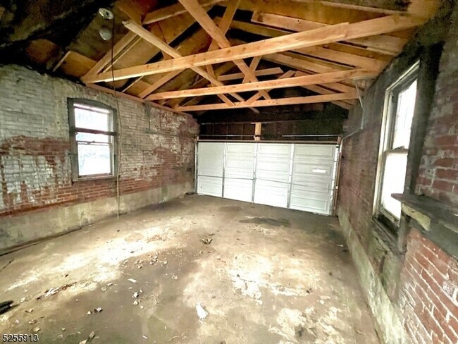 Building Photo - 507 S Main St
