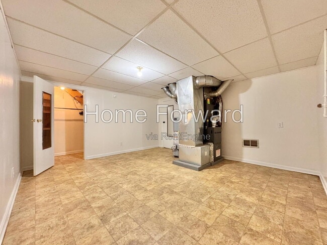 Building Photo - 107 N Robbins Ct