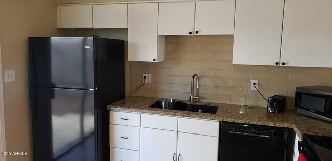 Building Photo - 1454 S Doran