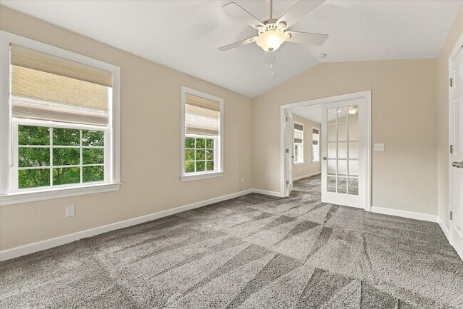 Building Photo - 1414 Chantilly Ln