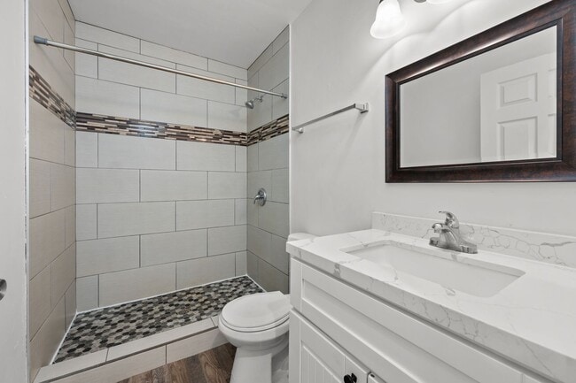 Building Photo - Dual private outdoor spaces!