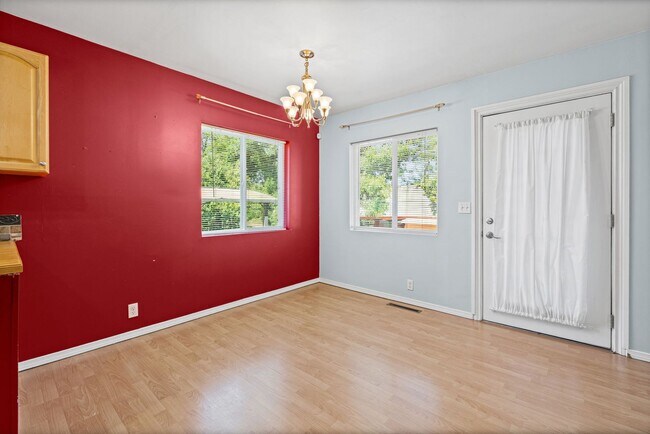 Building Photo - 1421 N 32nd St
